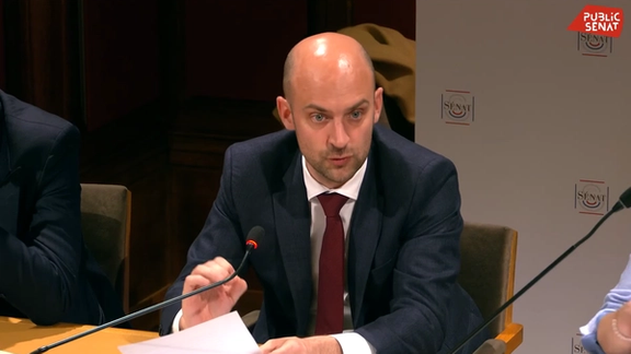 وزیر خارجه فرانسه: اتباع فرانسوی به خاطر خطر گروگانگیری دولتی، به ایران سفر نکنند