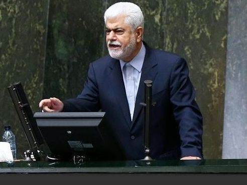 رییس کمیسیون بهداشت مجلس: کشورهای دیگر به ایران واکسن میدهند تا خودکفا نشود