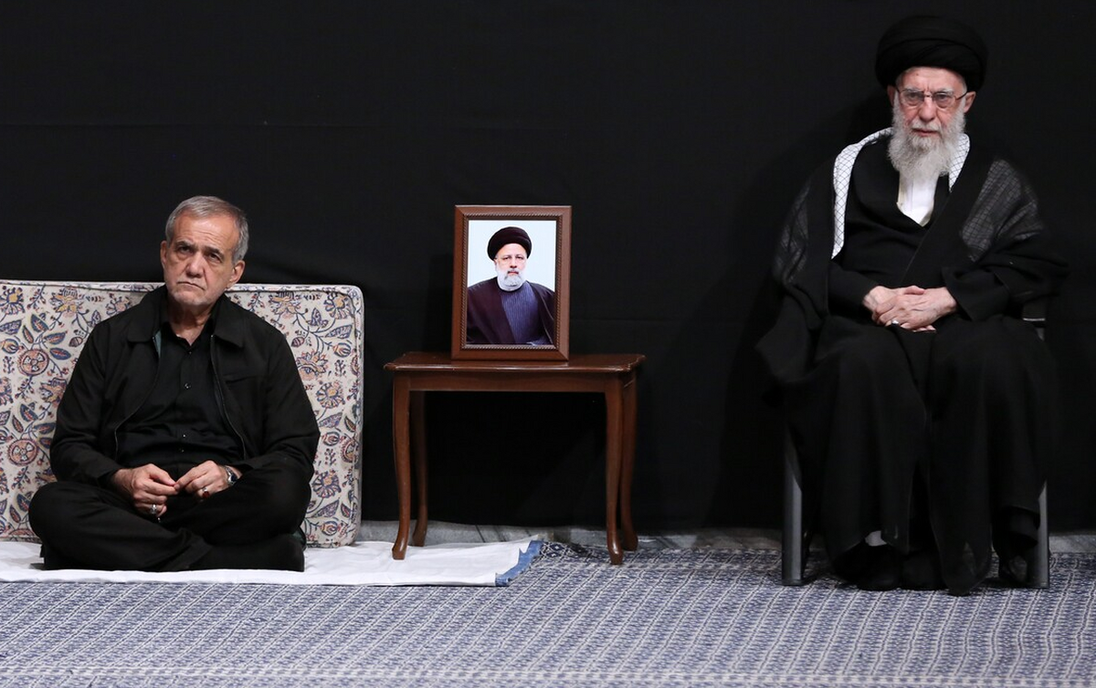 درخواست پزشکیان از خامنه‌ای برای اجتناب از جنگ با اسرائیل 