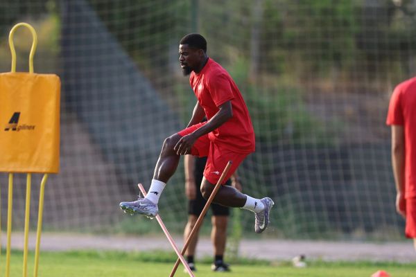 سرژ اوریه، مدافع پرسپولیس، مصدوم شد