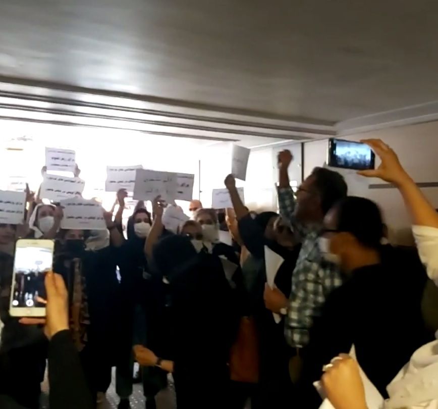 با وجود حمله به تجمع شیراز، پزشکان برای تجمع در تهران و اصفهان فراخوان دادند