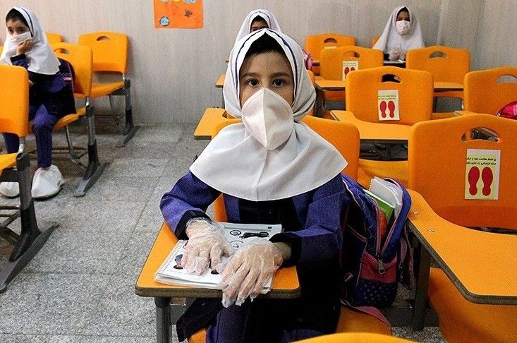 تعطیلی گسترده مدارس در ایران به دلیل بحران آلودگی هوا و شیوع کرونا و آنفلوانزا
