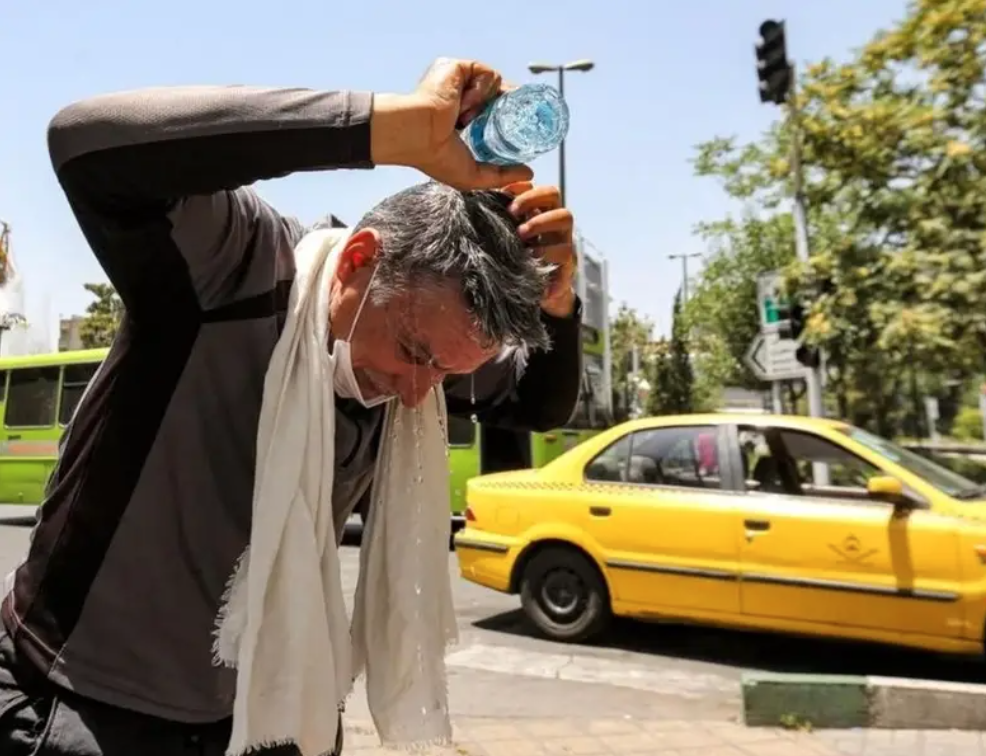 تعطيل الدوائر الحكومية في إيران بسبب ارتفاع درجات الحرارة وأزمة الكهرباء