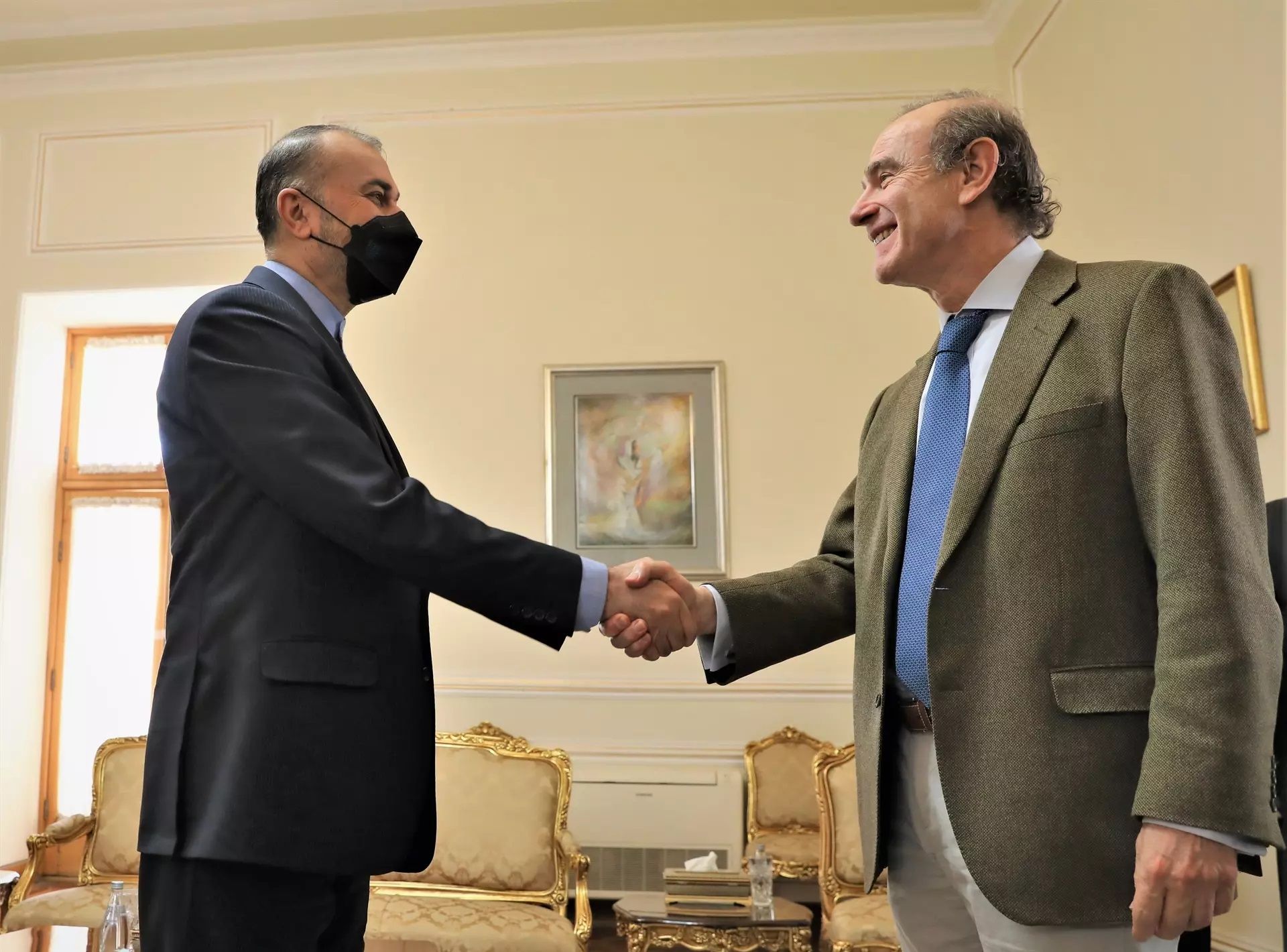 امیرعبداللهیان در دیدار با مورا در تهران: فقدان تصمیم سیاسی آمریکا مانع رسیدن به توافق است