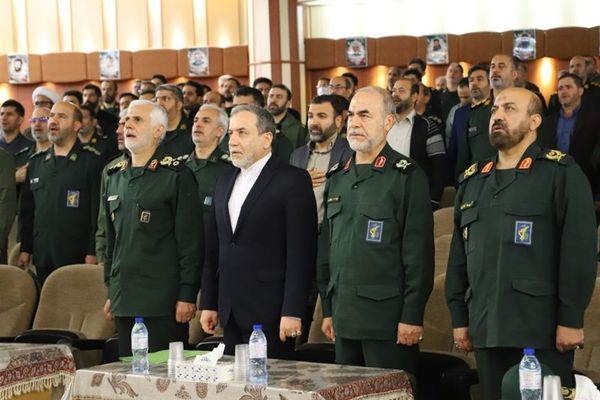 مفاوضات إسطنبول بين أوروبا وإيران.. الدبلوماسية تحت ظل الجنرالات