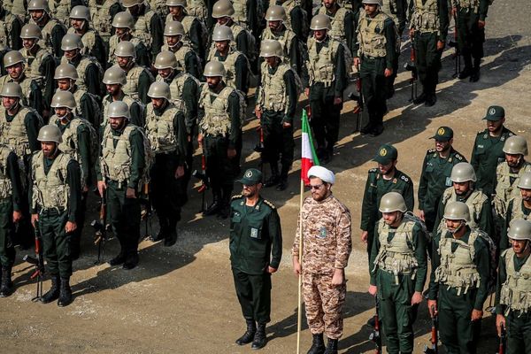 اتحادیه اروپا ۳۱ فرد و نهاد جمهوری اسلامی را به علت نقض حقوق بشر و برنامه پهپادی تحریم کرد