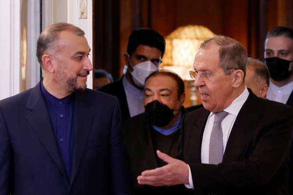 Iranian Experts Concerned About Russia Dragging Iran Into War