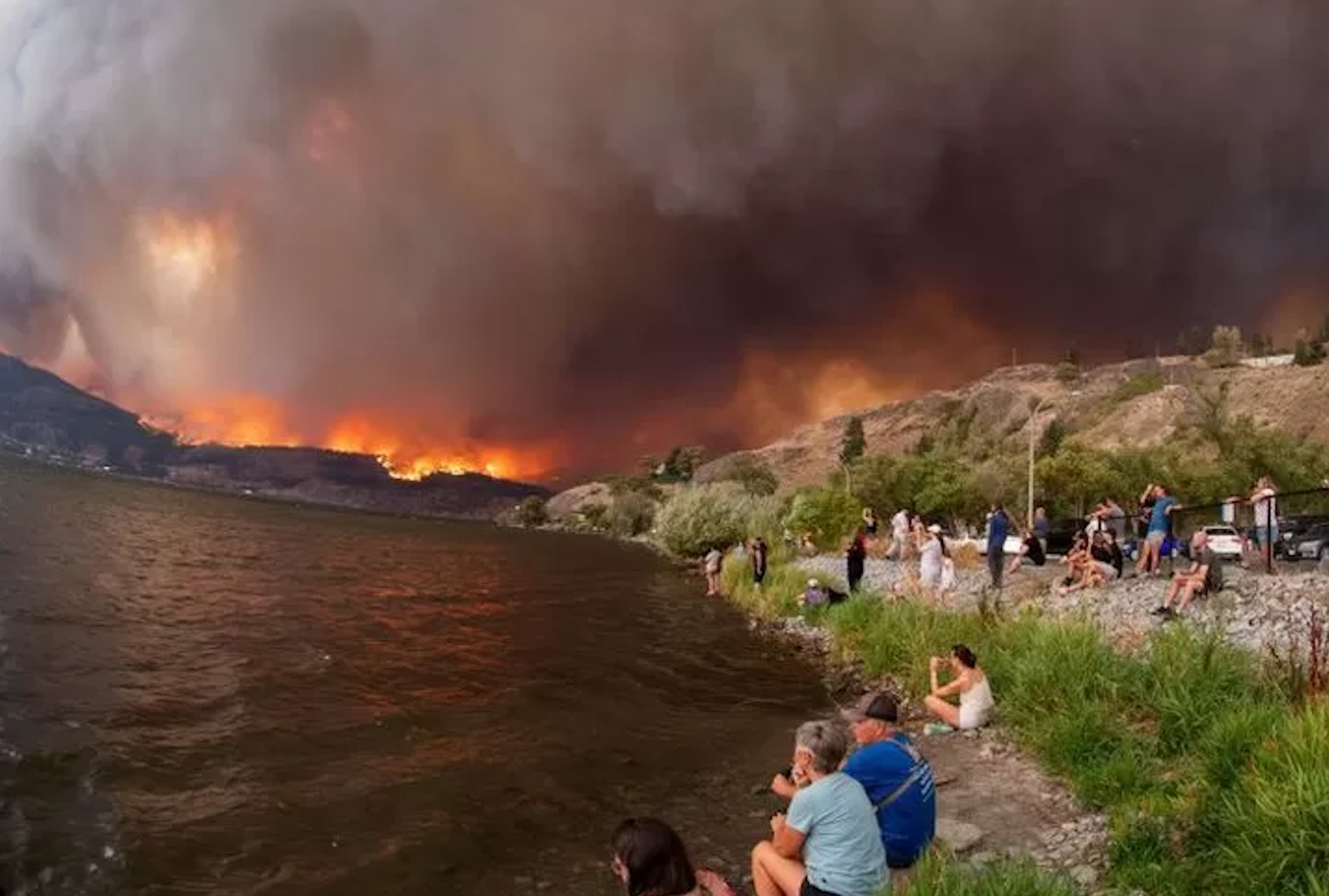 آتش‌سوزی‌های گسترده کانادا: ده‌ها هزار نفر از اهالی دو استان مجبور به تخلیه خانه‌ها شدند