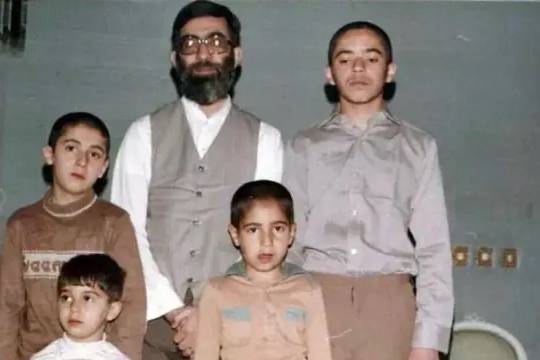 «بانوی اول» نامرئی حکومت ایران؛ از همسر علی خامنهای چه میدانیم؟