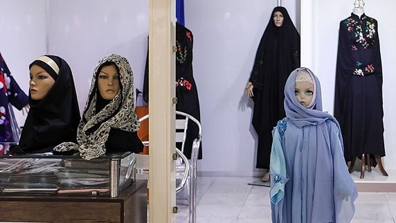 وزیر ارشاد: در تمام کشور سکوهای فروش البسه عفیفانه فراهم میکنیم