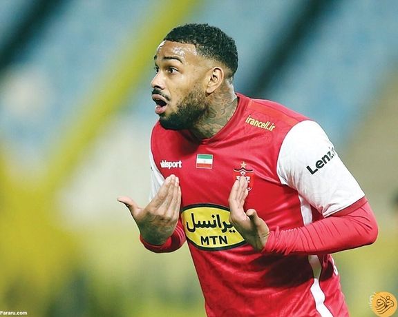 پاسخ لوکادیا به شایعه بازگشت به پرسپولیس؛«شکایت میکنید بعد میخواهید برگردم؟ دیوانگی»