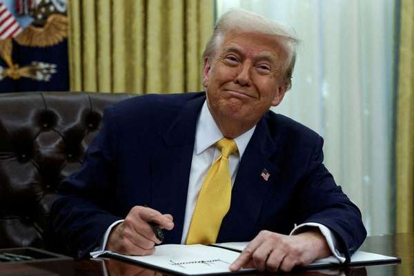 Trump sends New Year greetings as US-Iran tensions persist