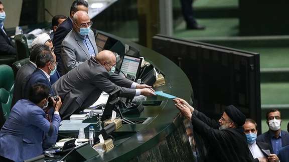 President Ebrahim Raisi submitting the administration’s draft of the national budget bill