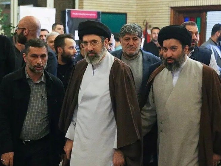 کانال ۱۱ اسرائیل: یکی از موانع اصلی در مذاکرات، دشواری ارتباط با مجتبی خامنه‌ای است