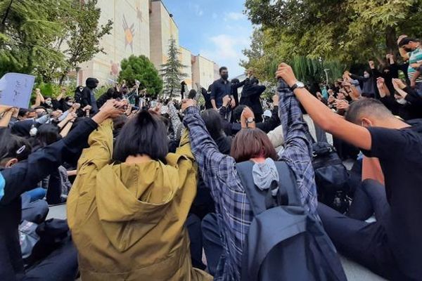 ۸۵ سازمان حقوقبشری خواستار ارجاع پرونده نقض حقوق بشر ایران به دیوان کیفری بینالمللی شدند