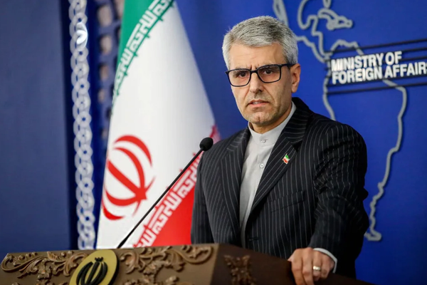 الخارجية الإيرانية: نرفض المقترح الأميركي ونعدّ طرحًا بديلاً عبر الوساطة العُمانية