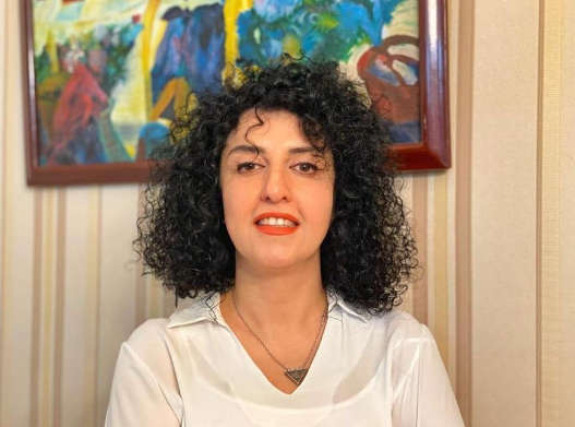 نرگس محمدی: قدرت سرپیچی زنان از تمکین به حجاب اجباری، قدرت استبدادیِ حکومت دینی را می‌شکند