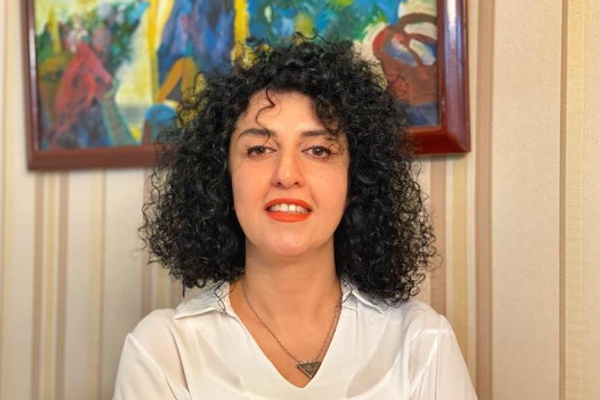 الحقوقية المعتقلة نرجس محمدي: رفض الإيرانيات للحجاب الإجباري أضعف سلطة الاستبداد الديني