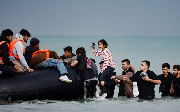 رکورد ورود ماهانه مهاجران غیرقانونی به بریتانیا در ۲ سال گذشته شکسته شد