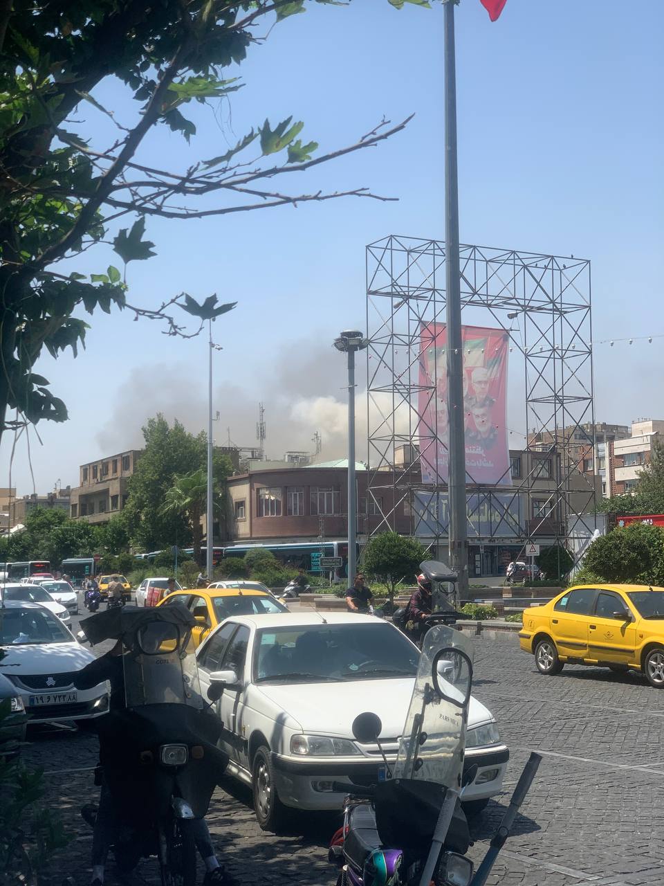 مخاطبی این تصویر را با توضیح «انفجار در بهارستان» برای ایران‌اینترنشنال فرستاده است