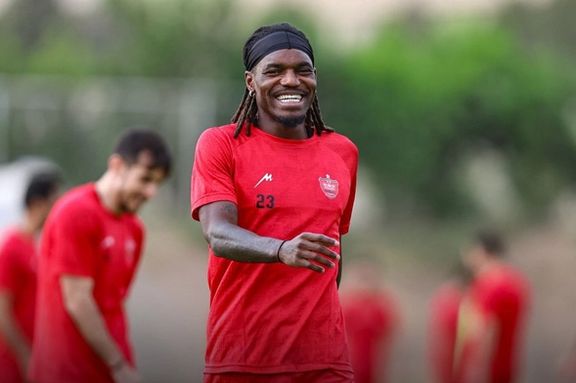 با تأیید فیفا؛ مجوز بازی تیوی بیفوما در پرسپولیس صادر شد