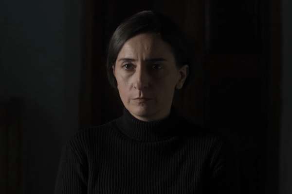Iranian actress in Oscar-nominated film hit with charges, travel ban - Deadline
