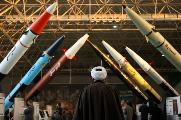 ردًا على "آلية الزناد".. إيران تهدد بالانسحاب من معاهدة "NPT" وتتحدث عن "القنبلة النووية"