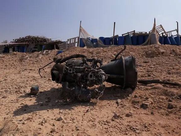 بقایای موشک جمهوری اسلامی که به گفته مقامهای اسرائیلی ترکش آن پس از رهگیری منجر به زخمی شدن یک دختر هفت ساله شد.