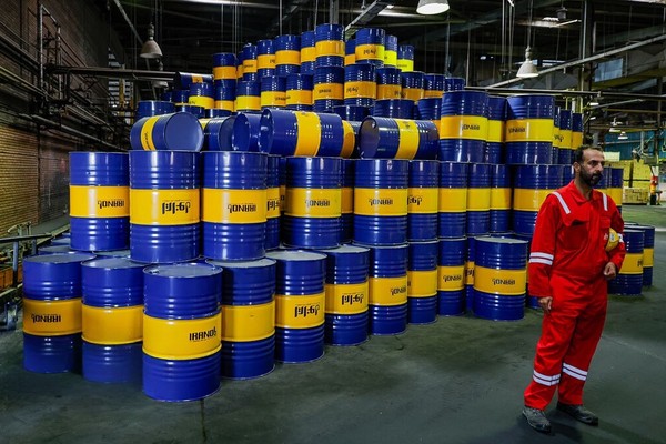 Officials trade blame as Iran’s economy sinks deeper