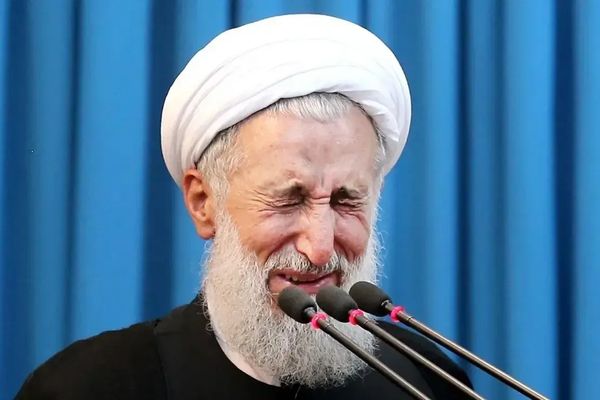 رغم الانتقادات والتورط بالفساد.. خطيب جمعة طهران يخطب من جديد ويهاجم منتقديه