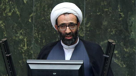 عضو هیات رییسه مجلس: برخی مقامهای دولت قبل به بهانه آلودگی هوا به ژنو و وین رفتهاند