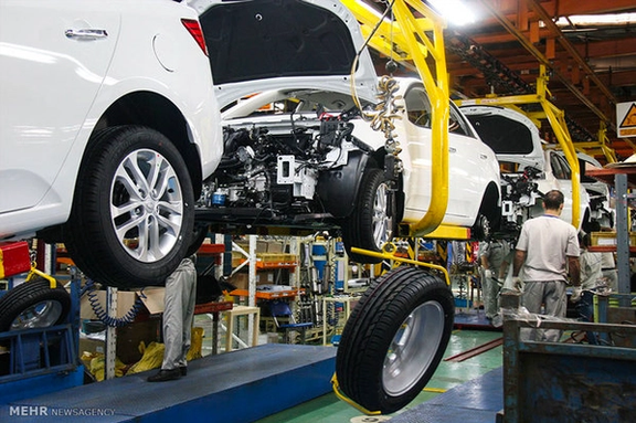 روزنامه دنیای اقتصاد:فروش دستوری خودرو شکست خورده است