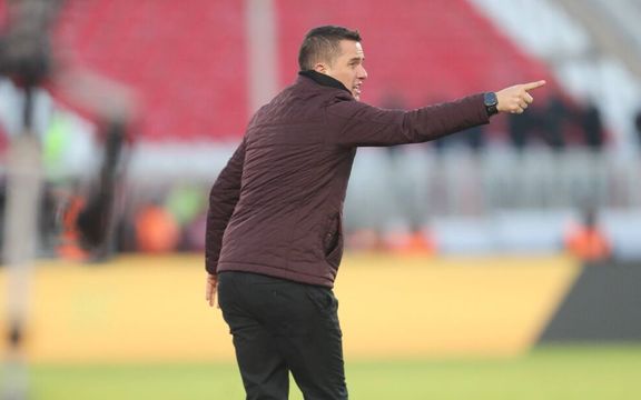 حسرت اوسمار از باخت به تراکتور: باید از یک یار بیشتر و دو پنالتی جلو بودن استفاده میکردیم