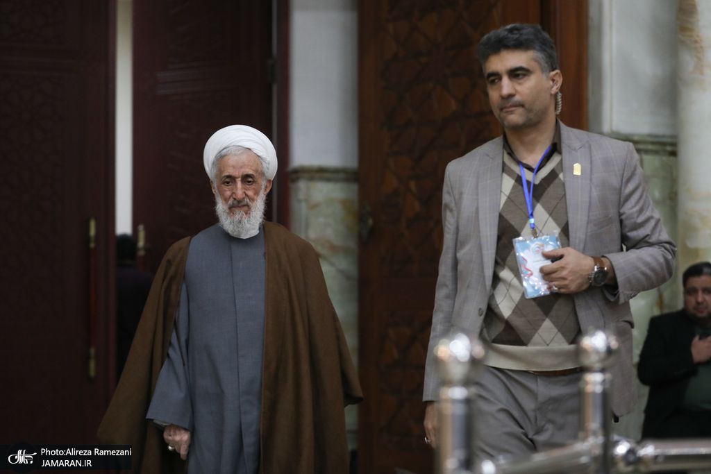 آخوند نزدیک به کاظم صدیقی: پسر کاظم صدیقی،‌ متهم زمین‌خواری، زمان مرگ آزاد بود