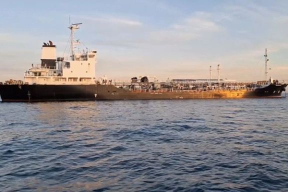 سپاه پاسداران از توقیف یک «شناور حامل سوخت قاچاق» در خلیج فارس خبر داد