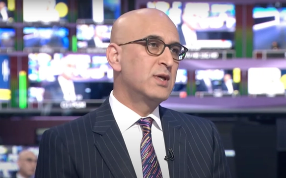 Mehdi Parpanchi speaking during Zeraati's TV program on Friday