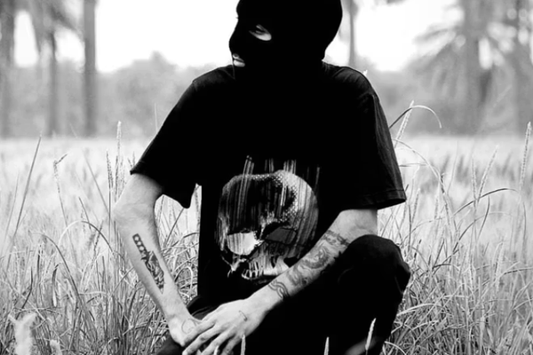 مغني راب أهوازي يتعهد بفضح التعذيب في سجون إيران بعد الإفراج عنه