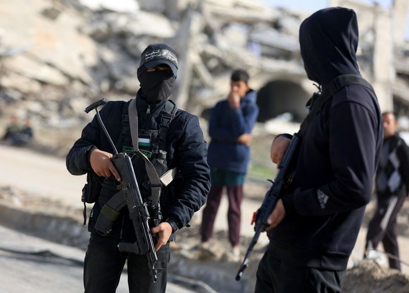 حماس از مذاکرات ایران و لبنان برای تعویق خلع سلاح و تقویت نفوذ در غزه استفاده می‌کند