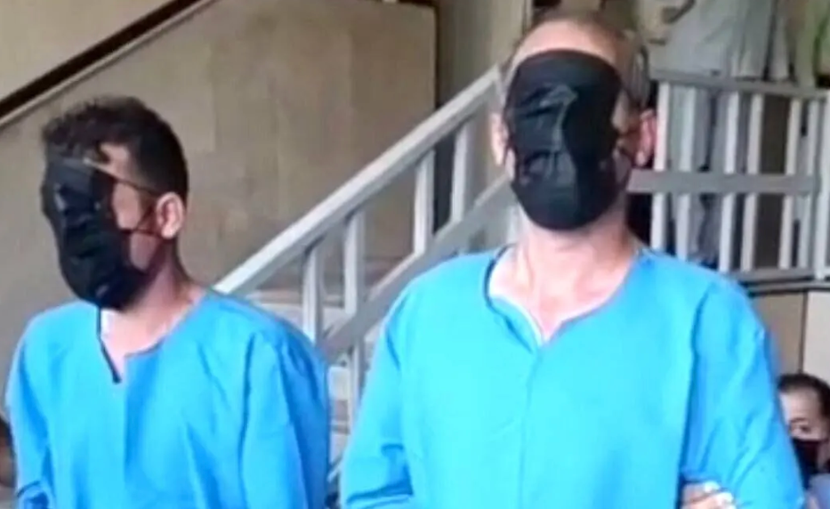 در اولین تصاویر از بازداشت متهم به قتل الهه حسین‌نژاد، چهره متهم به‌صورت کامل با دو ماسک پوشانده شده بود.