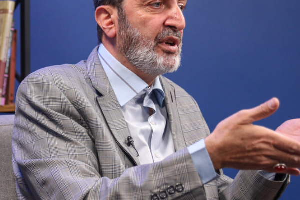 مستندساز حامی حکومت: مرجع خبری بسیاری از سپاهیها و مقامهای حکومت، رسانههای خارج کشورند