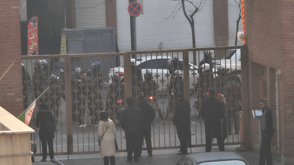 العلاج تحت وابل الرصاص..روايات طبية تتحدث عن عسكرة المستشفيات في إيران خلال قمع الاحتجاجات