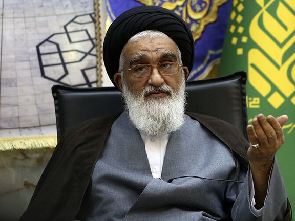 نماینده خامنهای در قم: مردم به جای رسانهها گوش به فرمان خامنهای باشند