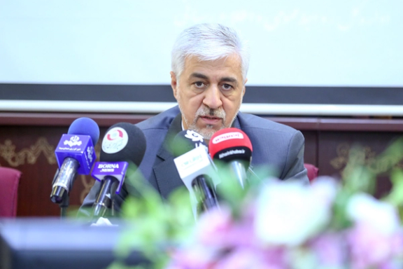 وزیر ورزش از برنامهریزی برای سفر تماشاچیان جام جهانی قطر به کیش خبر داد