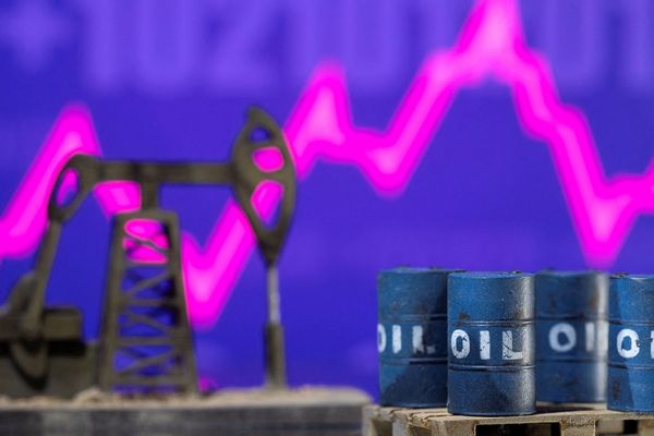 Media In Tehran Raise Questions About Oil Exports And Revenues