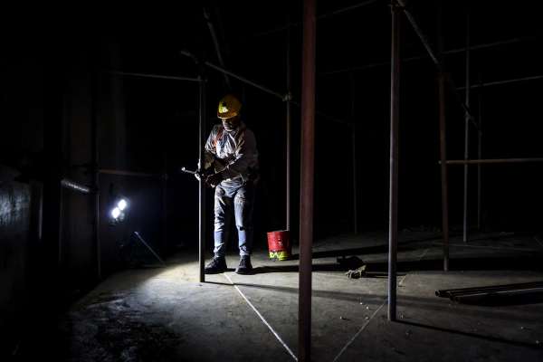 A tough economic year risks turning into disaster for Iran