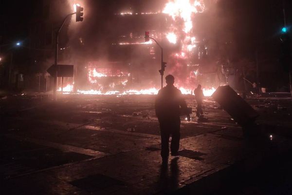 پیام مخاطب: ماموران هم مجروحان و هم بانکهای خون را از بیمارستان پورسینای رشت بردند