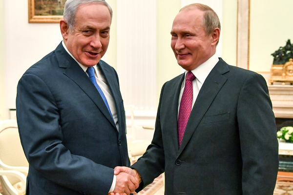 بوتين ونتنياهو يبحثان الملف النووي الإيراني في اتصال هاتفي