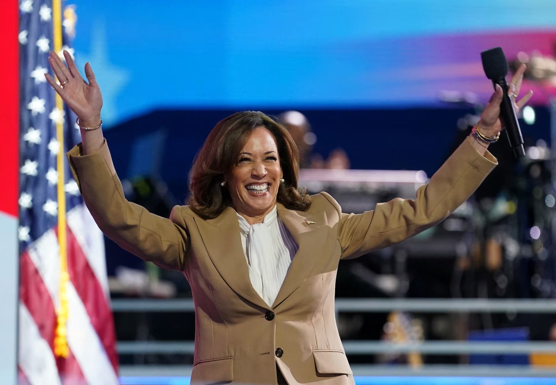 حضور «غافلگیر کننده» هریس و سخنرانی بایدن در اولین روز کنوانسیون ملی حزب دموکرات