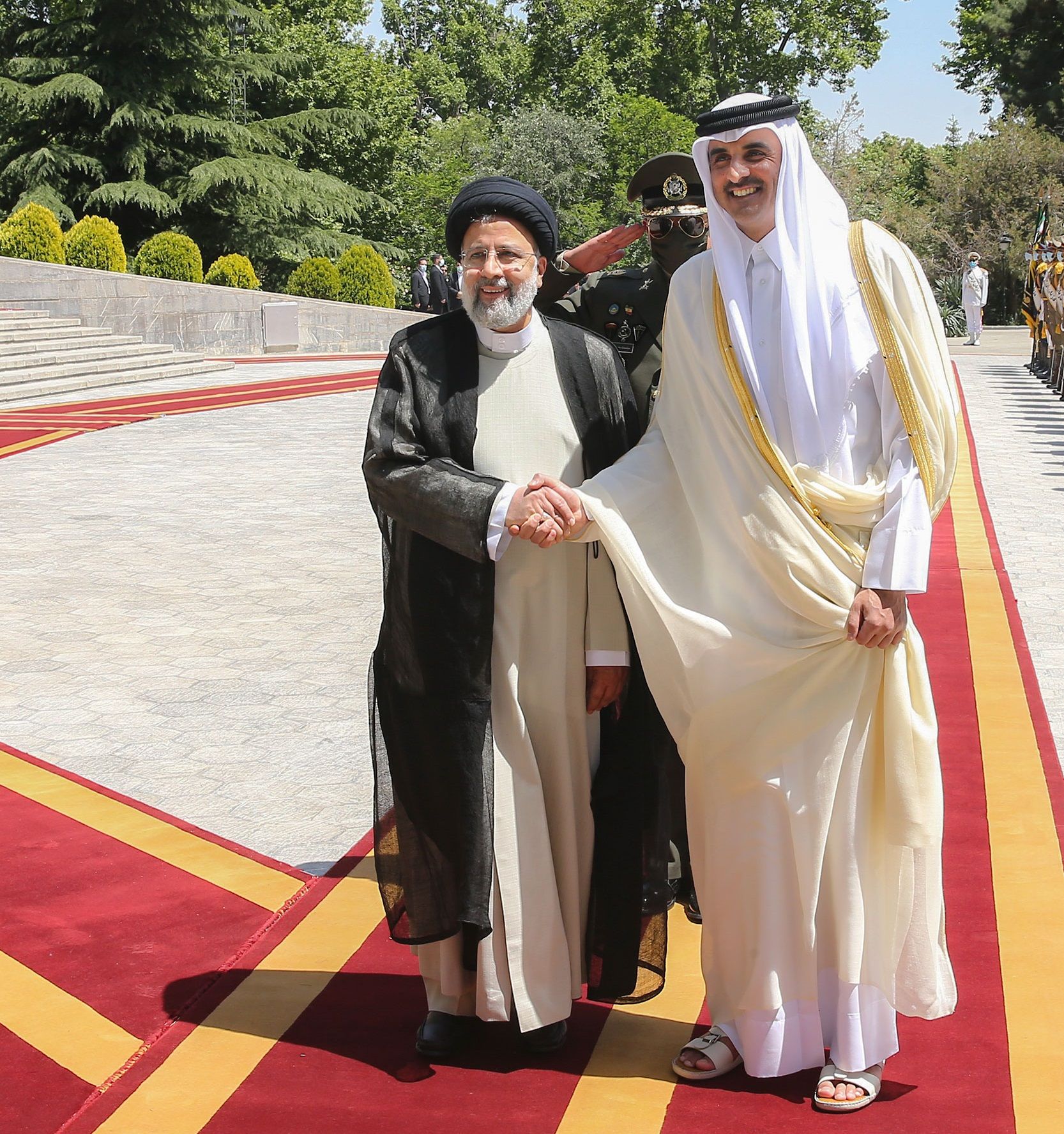 امیر قطر در تهران خواستار حل اختلافات منطقه‌ای از راه گفت‌وگو شد