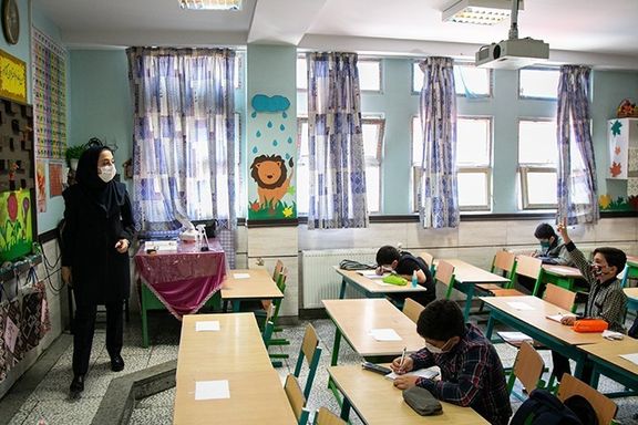خبرگزاری ایسنا: مدارس دولتی والدین را مجبور به پرداخت کمک نقدی میکنند